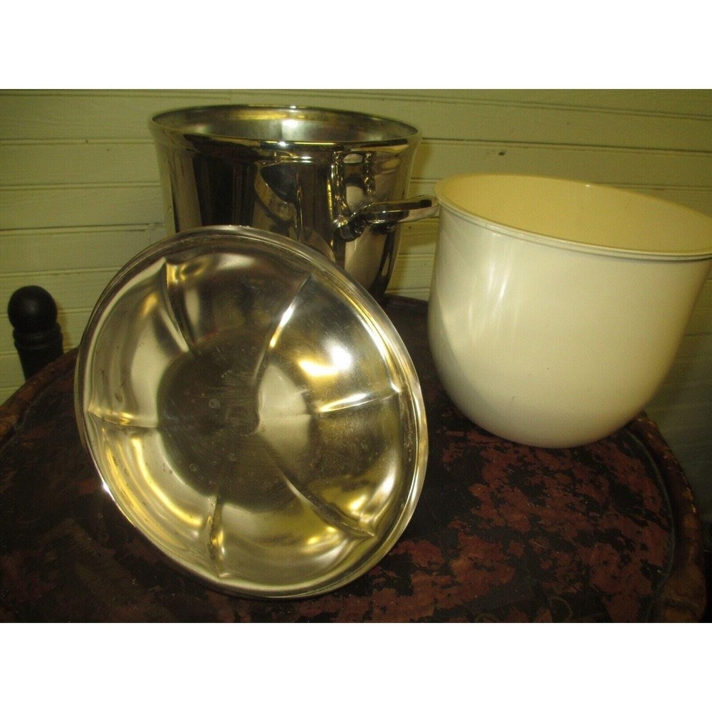 Vintage Oneida SilverPlate Thermos Lined Fluted Ice Bucket w/Handles GUC - Picture 4 of 5